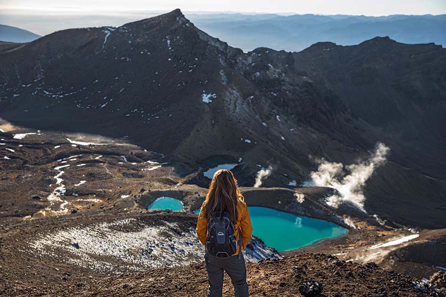 tongariro alpine crossing lord of the rings tour New Zealand hiking trails great walks