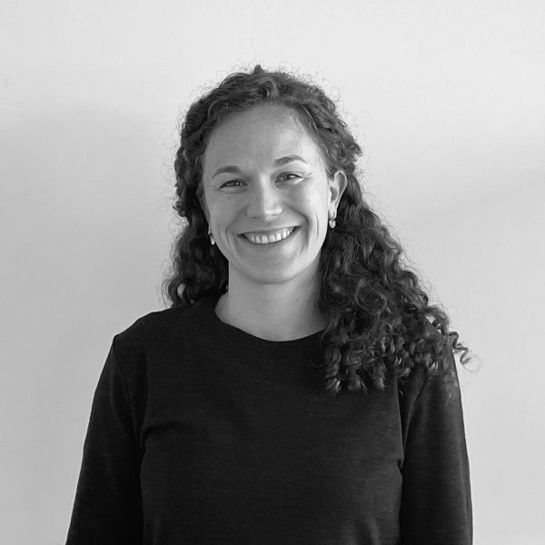 Nina Smolar – Luxury Logistics Specialist